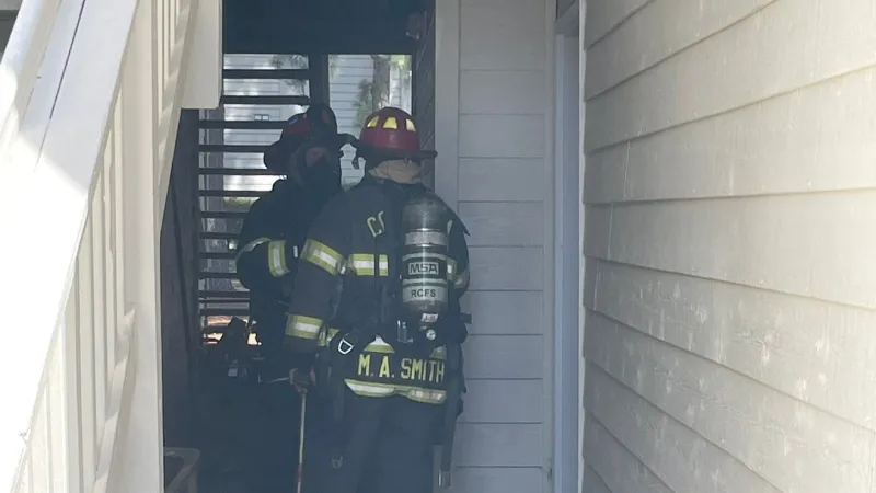 Five displaced after Columbia apartment fire