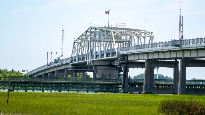 Repeated Ben Sawyer Bridge malfunctions raise concerns on Sullivan's Island