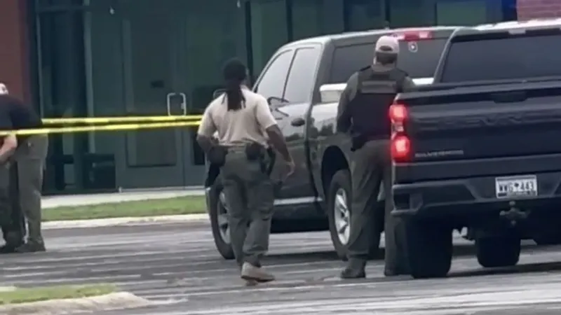 Deputies respond to accidental shooting near church along I-20 in Darlington