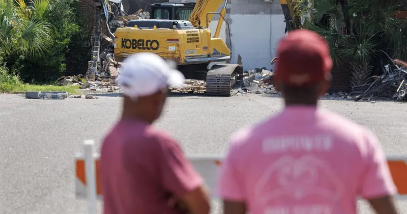 College of Charleston begins razing former YWCA headquarters that sits atop a cemetery