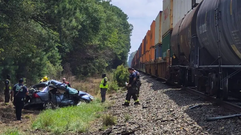 1 dead after vehicle and train collided near Pecan Tree Road and U.S. 78 in St. George