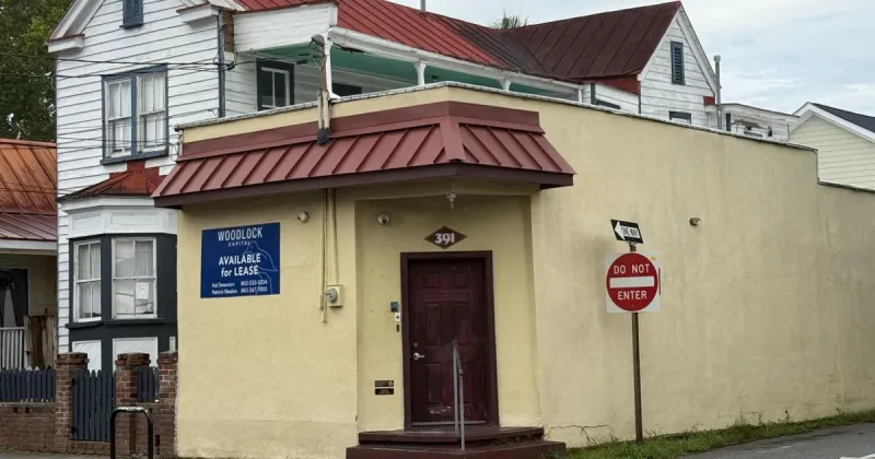 Charleston cocktail bar closes. Plus, Salmonella outbreak linked to jalapeos in SC, other states.
