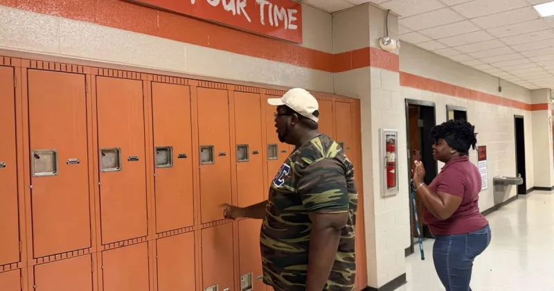 Saying goodbye - Alumni share memories during last walk through old Orangeburg Wilkinson High School