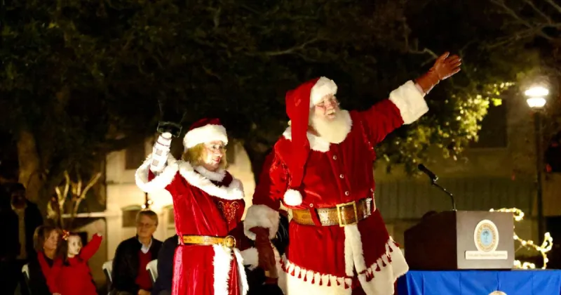 Christmas 100 years ago -- Holiday plays and letters to Santa continued in a troubled world