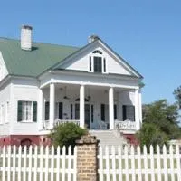 Civil War wounded from both sides treated at home