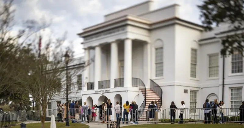 Alex Murdaugh wants to bring murder retrial and media circus to Charleston. Prosecutors disagree.