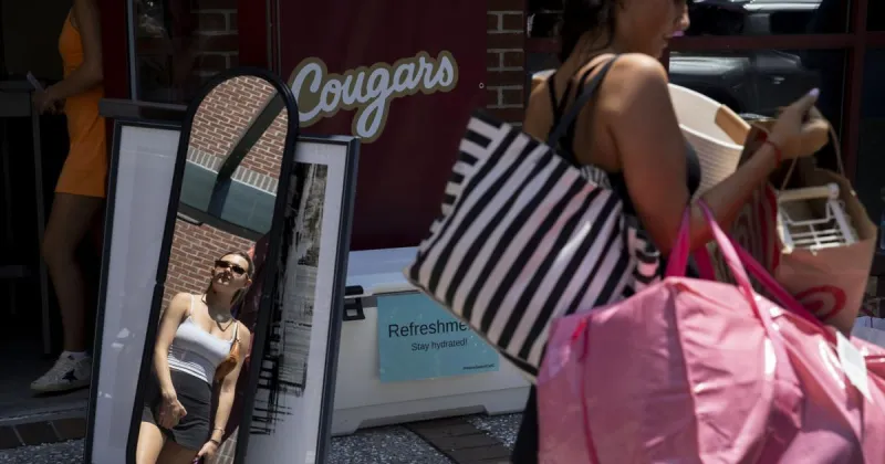 College of Charleston students start moving into dorms as school sees record-breaking incoming class