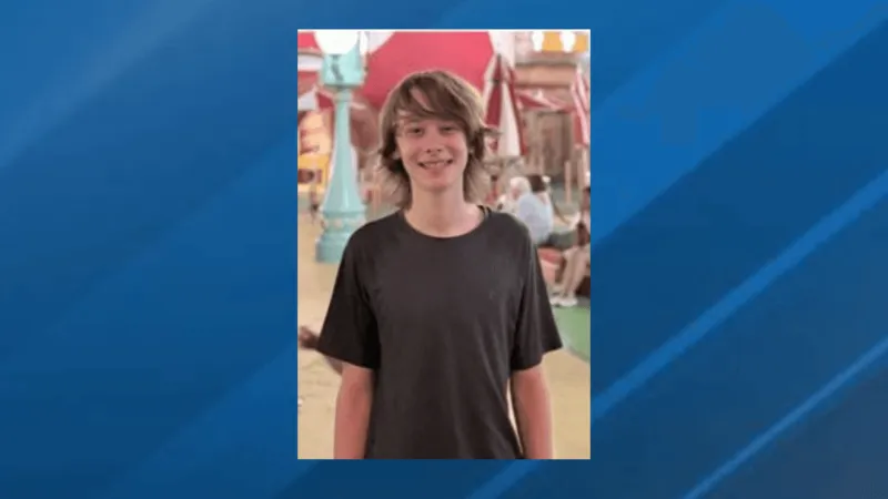 Charleston police seeks public's assistance locating missing teen