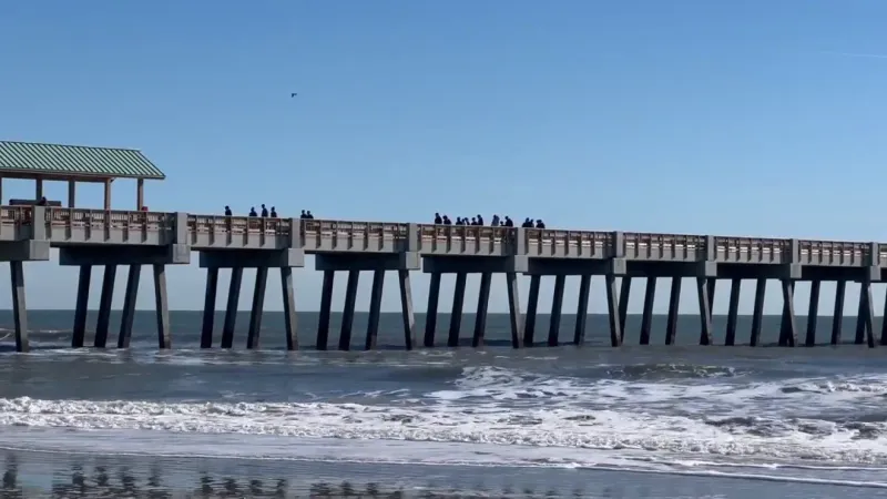 Report ranks Folly Beach as the second most theft prone beach in America