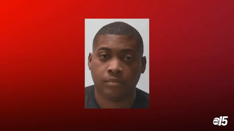 Ex-Bennettsville federal correctional officer indicted on bribery, drug charges