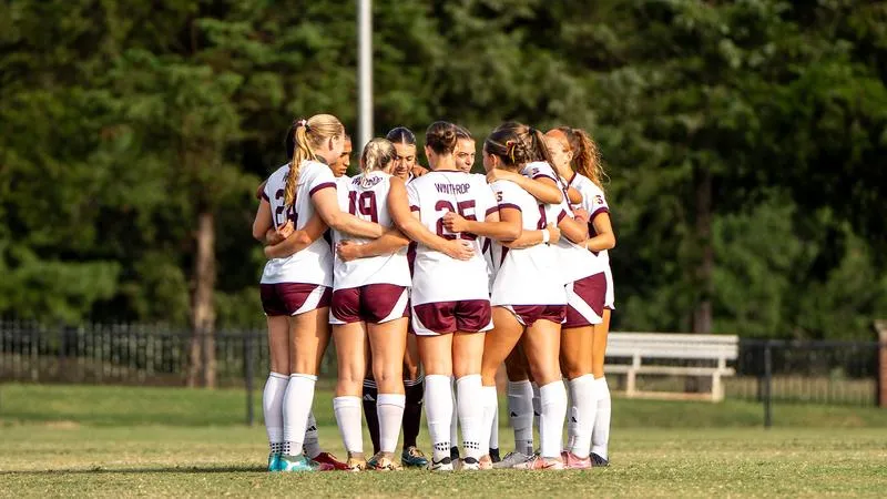 Women's Soccer Falls to Western Carolina in Season Opener, 4-2
