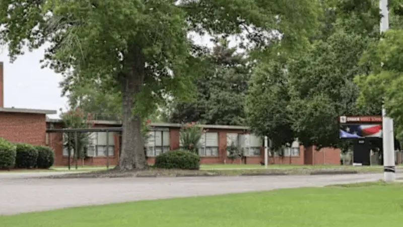 Parents raise concerns over air conditioning problems at Marion school
