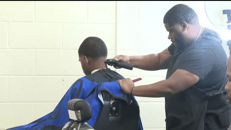 Ridge View High School hosts Cuts for Gabbiee