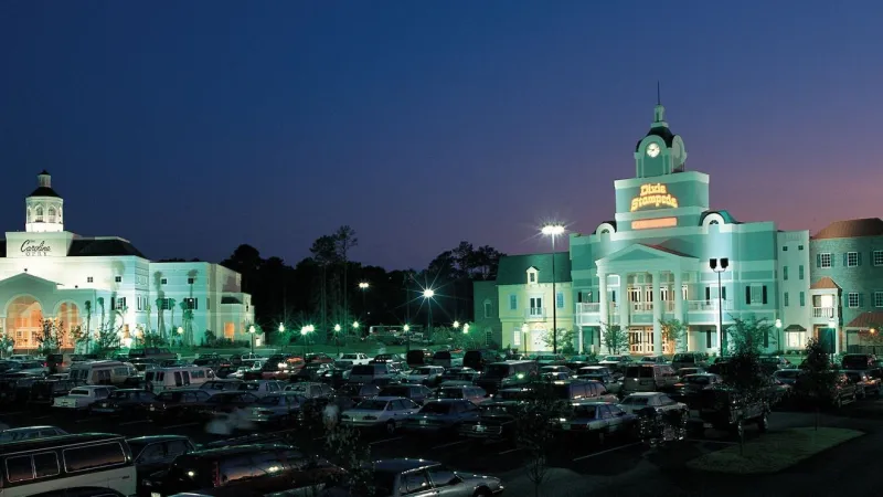 How Dolly Parton's dinner theater shaped Myrtle Beach into entertainment destination