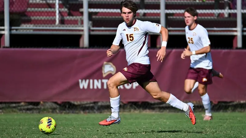 Eagles Cruise Past Johnson & Wales In Home Opener