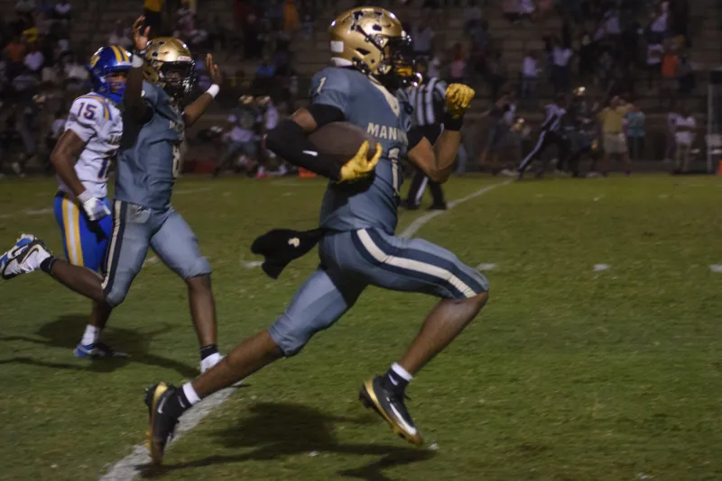 Manning pulls out thrilling win over Scott's Branch with two late scores