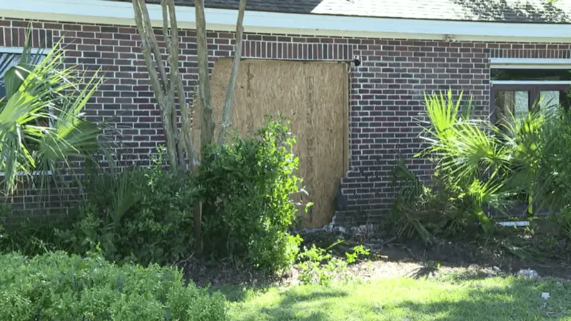 Man arrested after crashing into Mount Pleasant storefront early Tuesday morning