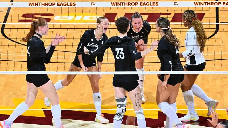 Volleyball Holds Off Old Dominion for Five-Set Victory