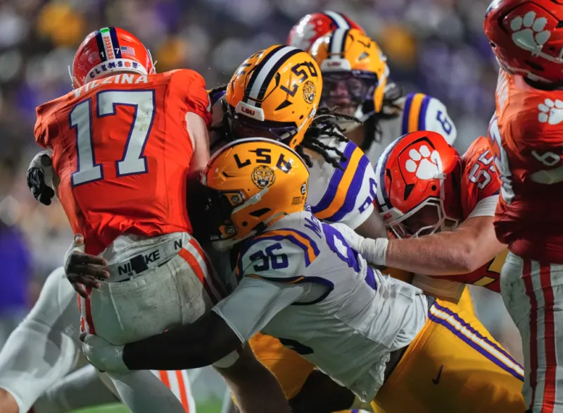 Lane Kiffin's debut with No. 11 LSU matches the hype in a 51-10 victory over outmatched Clemson