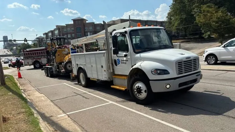 Lane reopens after gas leak on eastbound Gervais Street