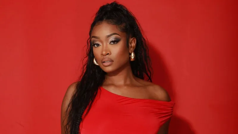 R&B singer Kayla Brianna visits WACH FOX as hit single "Energy" is #1
