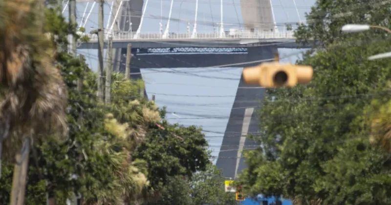 Charleston temps dip below 90s. Plus, Summerville store settles trademark dispute with Buc-ee's.