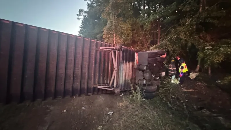 2 injured in tractor-trailer crash on I-95 in Florence Co.