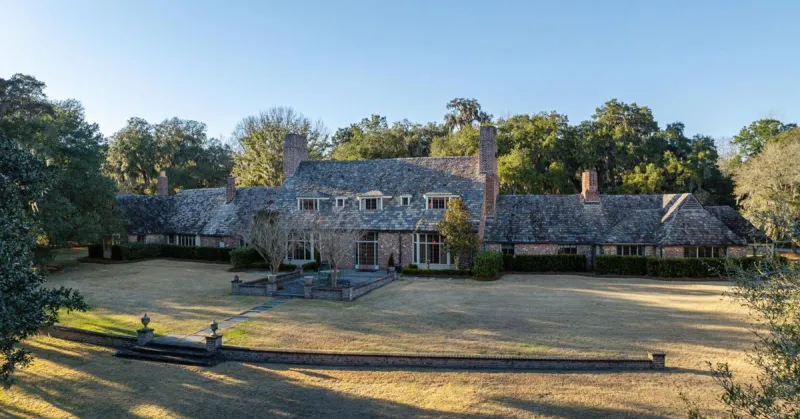 SC estate featured on 'Outer Banks' hits the market for $14.5M. Plus, O'Charley's locations close.