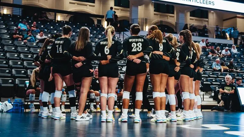 Volleyball Drops Five Set Match to Coastal Carolina