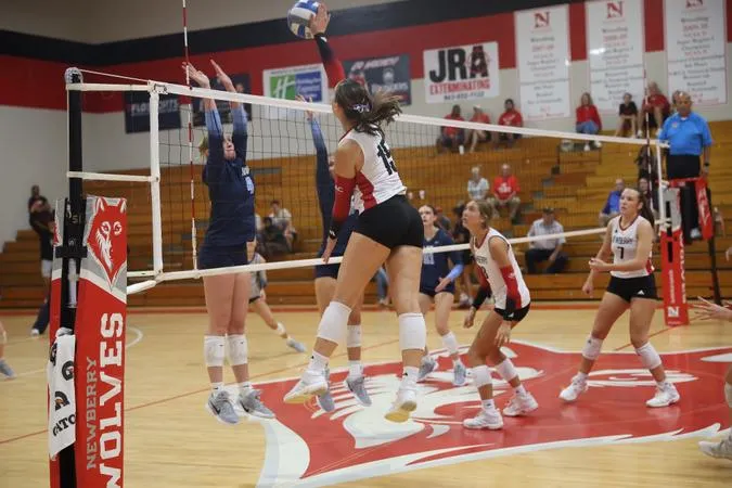 Wolves Fall to Lincoln Memorial in Four Sets