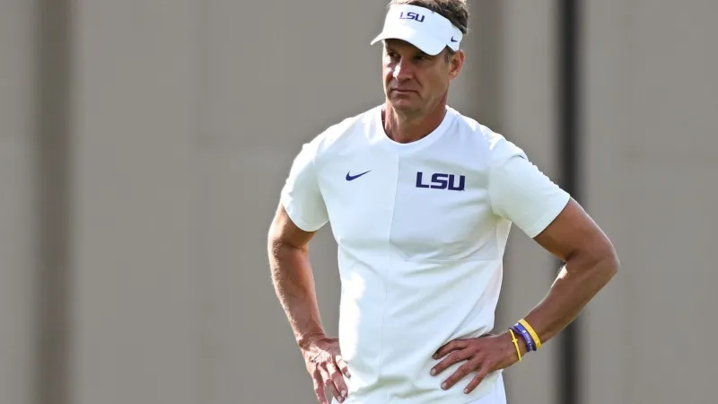 Kiffin's debut with No. 11 LSU matches the hype in a 51-10 victory over outmatched Clemson