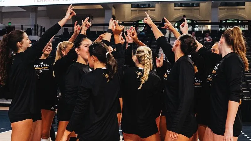 Volleyball Loses to South Carolina 3-1