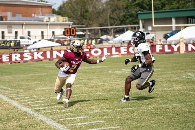 Erskine Football | Fleet earn record-breaking win at Thomas