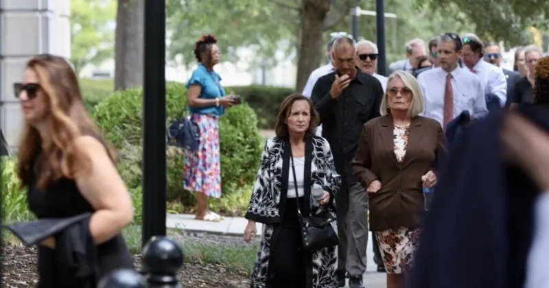 Funeral service held for legendary lawyer Joe Rice in Charleston