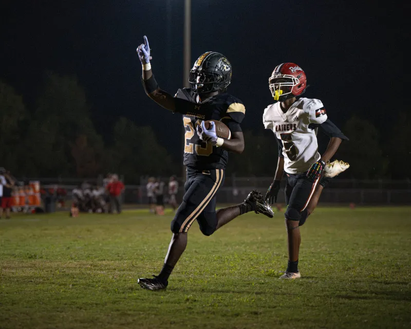 Lee Central rushes for 400 yards in blowout win over Hannah-Pamplico