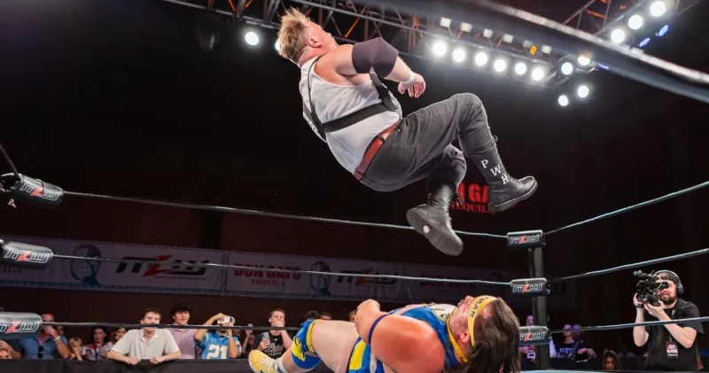 An Emmy winning actor surprised Charleston fans by body-slamming into the wrestling scene
