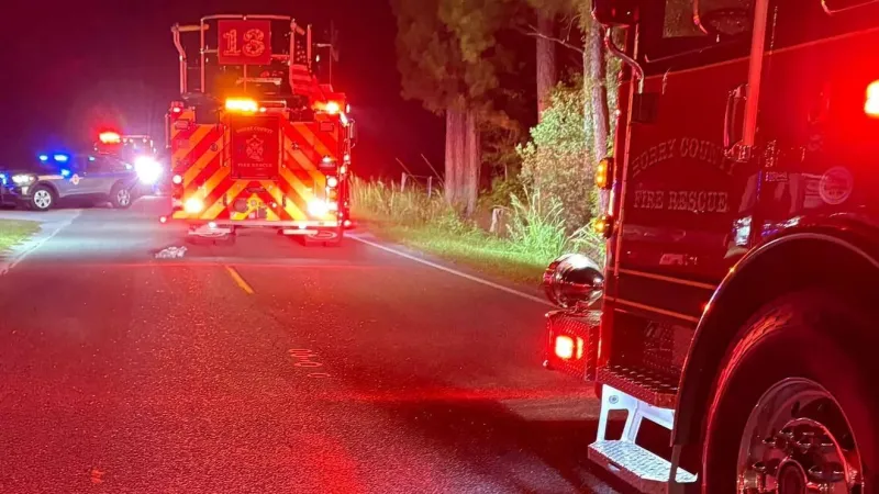 3 injured in crash near Loris
