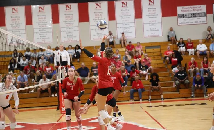 Wolves Battle Tusculum in Five Sets