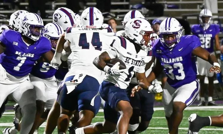 No. 18 SC State Holds Off Furman for 20-17 Road Victory