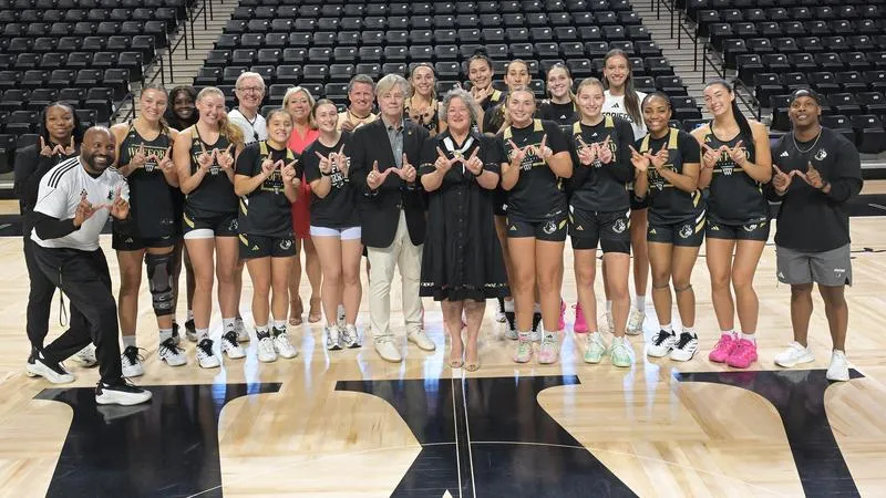 Steve and Ashley Richardson Allen Endow College's First Head Coaching Position