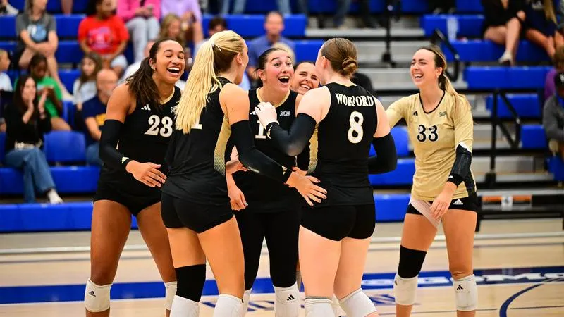 Volleyball Defeats Chattanooga 3-1 in Conference Opener