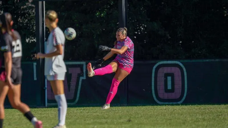 Wolves Fall to Lenoir-Rhyne in Conference Matchup