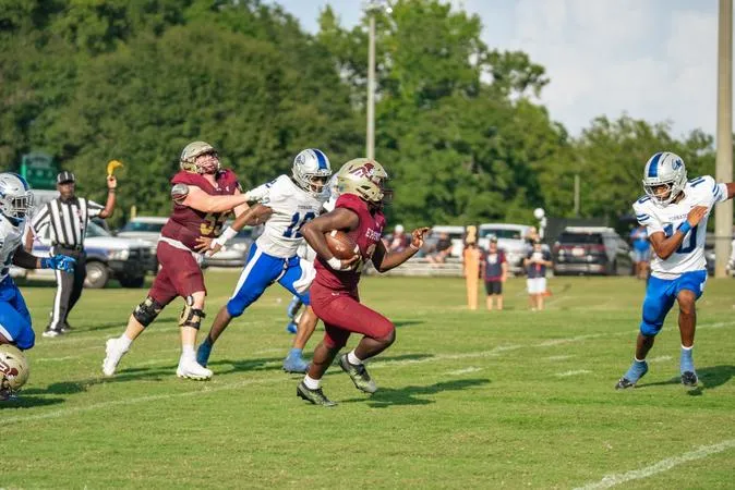 Erskine Football | Valiant second-half comeback falls just short for Fleet against Shorter