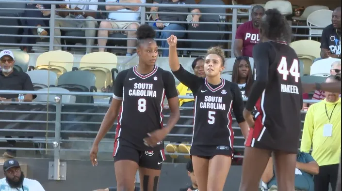 Gamecocks Roll in Early Outdoor Exhibition