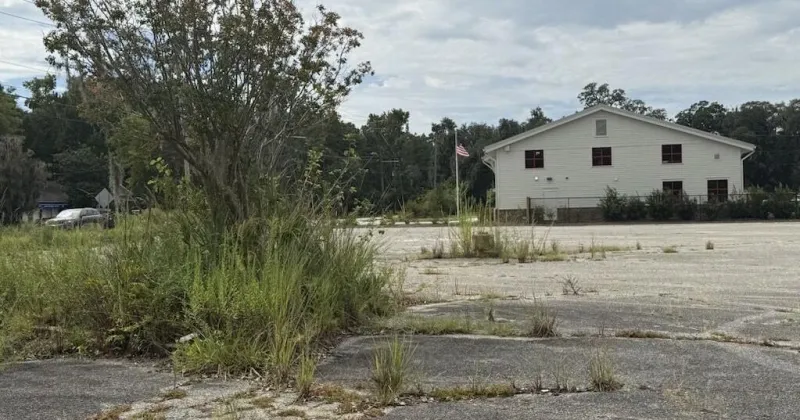 Charleston County purchases abandoned land in West Ashley. Here's what they plan to build.