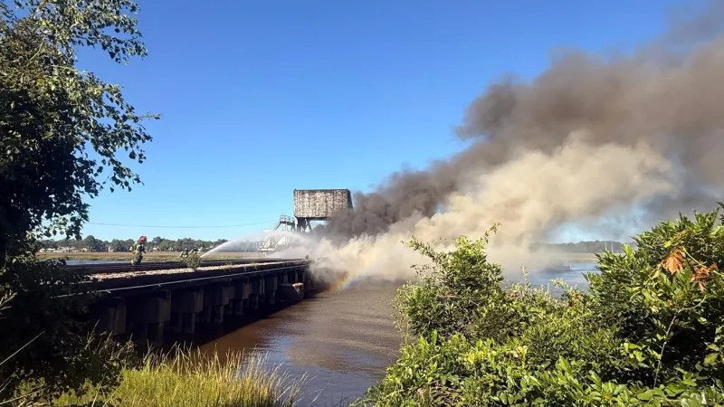 Drayton Hall Drawbridge fire in West Ashley re opened after catching fire Friday