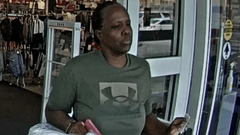 Lexington police search for suspects in Kohl's shoplifting case