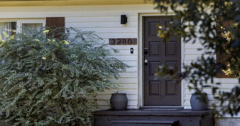 Ladson woman reportedly failed to feed her kids for weeks, resulting in their deaths, deputies say
