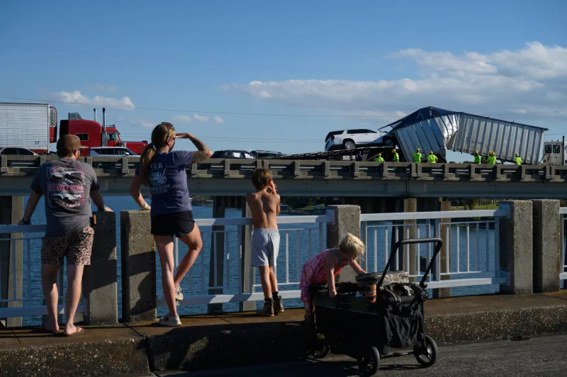 I-95 lanes reopen almost 24 hours after multi-vehicle wreck on bridge over Lake Marion