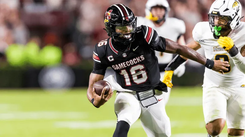 Gamecocks run past Towson to remain perfect